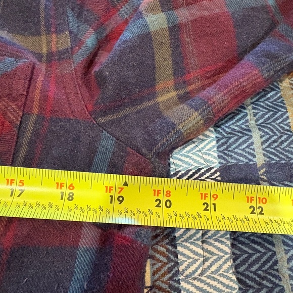 Legendary Whitetails Brand Womens Flannel Shirt - Picture 8 of 12